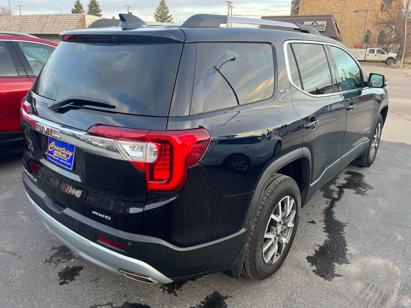 2021 Blue /Black GMC Acadia SLE (1GKKNRLS0MZ) with an 3.6L V6 DOHC 24V engine, automatic transmission, located at 116 5th Avenue South, Lewistown, MT, 59457, 47.063877, -109.427879 - Explore the Ultimate Adventure Companion: 2021 GMC Acadia SLE AWD! Key Features: All-Wheel Drive (AWD) - Conquer any terrain with confidence and control. Spacious Interior - Room for the whole family and then some! Advanced Safety Features - Drive with peace of mind wherever the road takes y - Photo#1